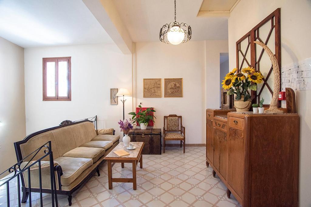 Koukonas Hotel Galaxidi Ngoại thất bức ảnh