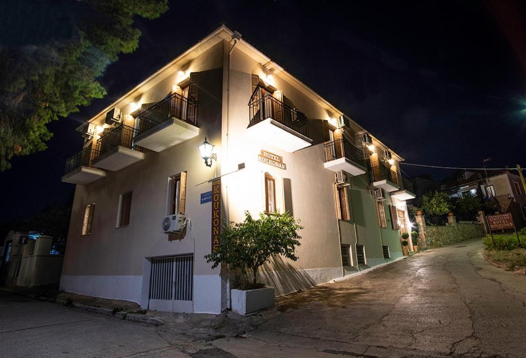 Koukonas Hotel Galaxidi Ngoại thất bức ảnh